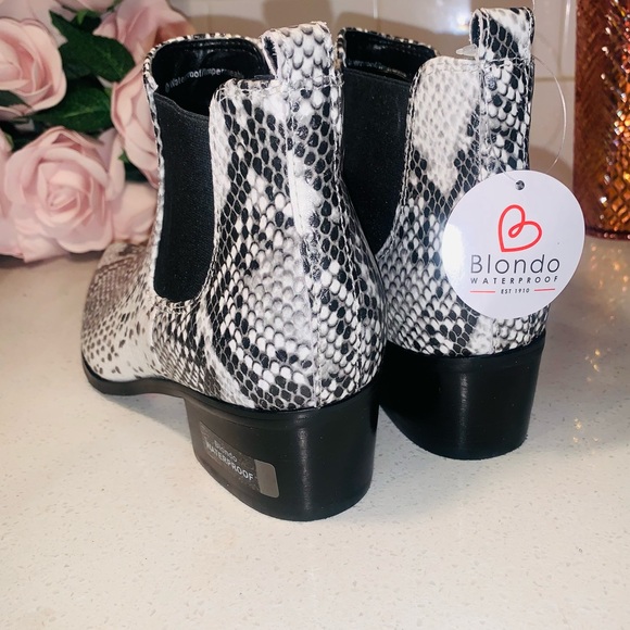 Blondo Emelia Snake Waterproof Chelsea Bootie - Picture 7 of 13